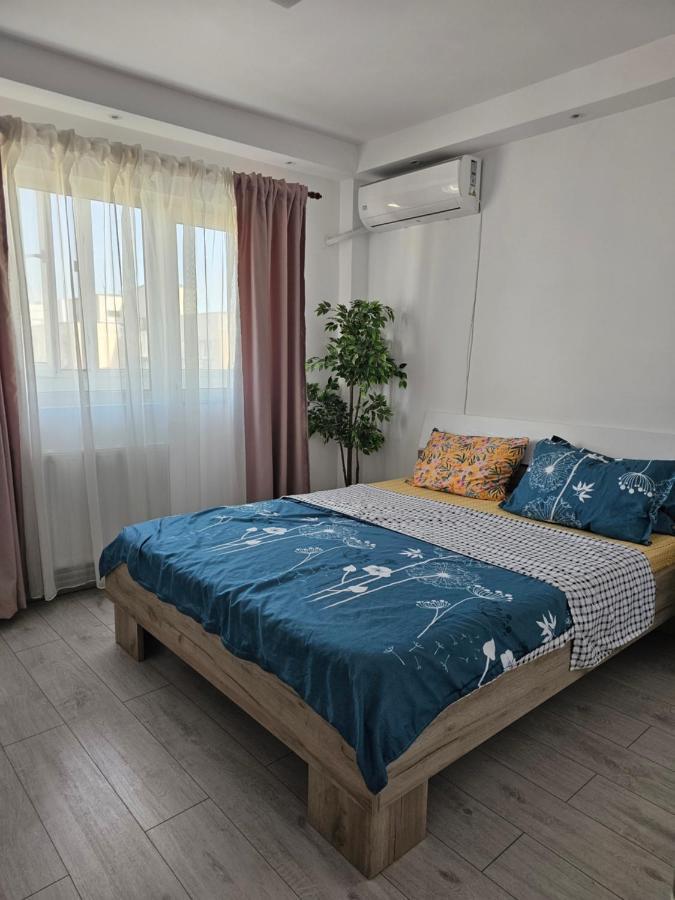 Apartament Near The Park Two Rooms Бухарест Екстер'єр фото