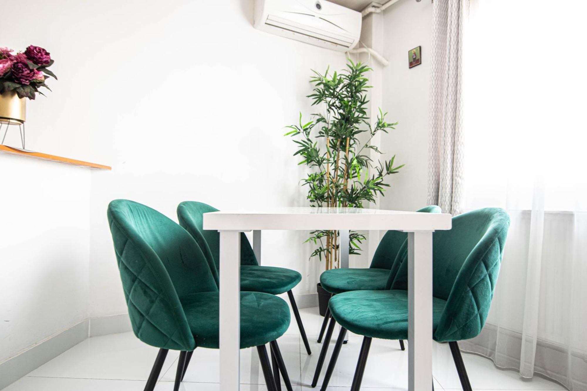 Apartament Near The Park Two Rooms Бухарест Екстер'єр фото