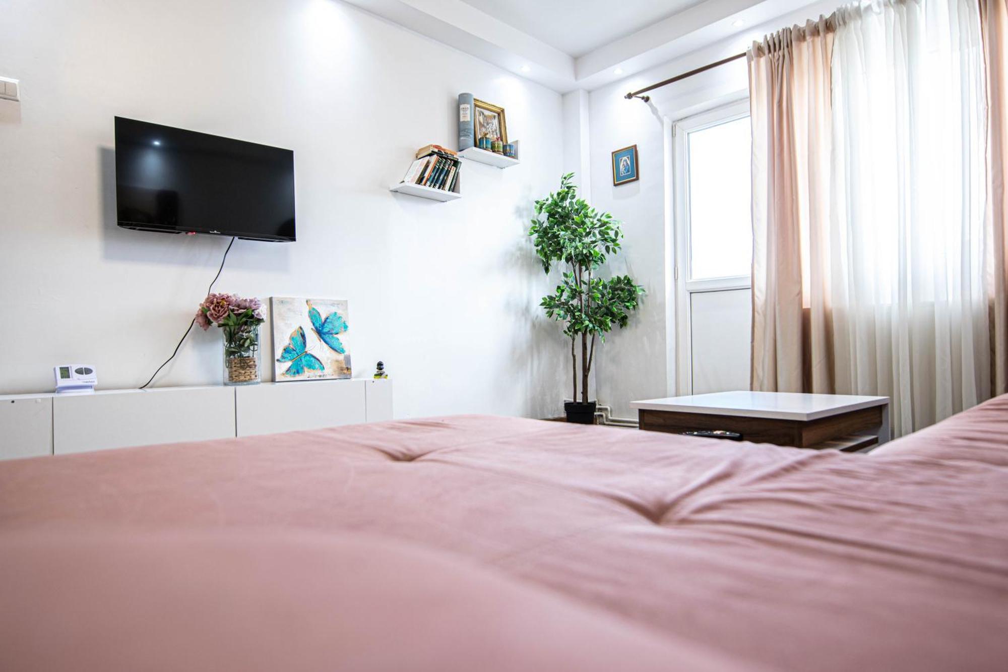 Apartament Near The Park Two Rooms Бухарест Екстер'єр фото
