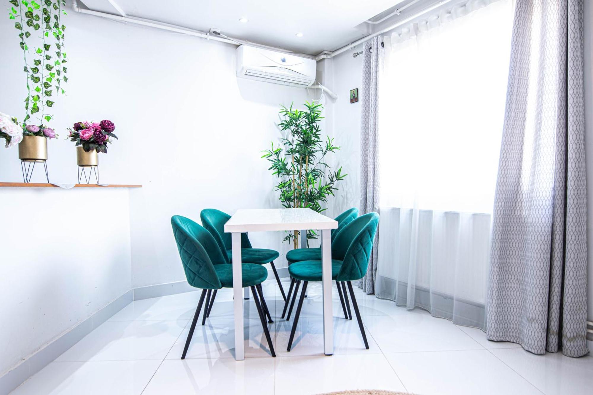 Apartament Near The Park Two Rooms Бухарест Екстер'єр фото